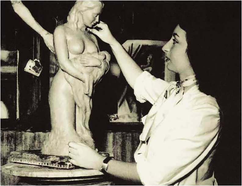 1949 MBM esculpe Maternidad2